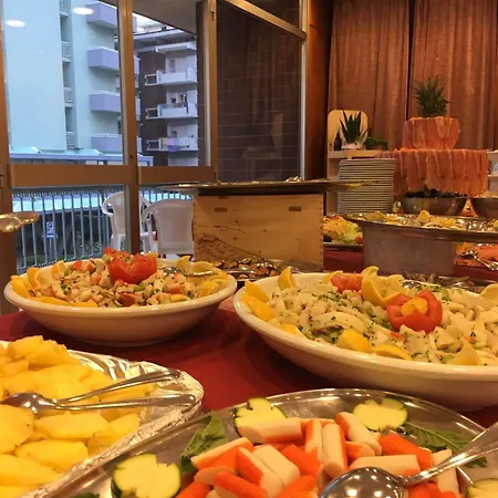 Majestic فندق 3*