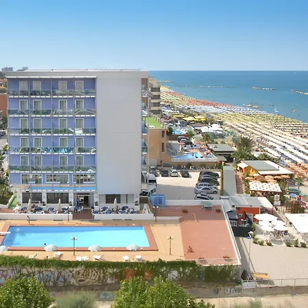 ホテル Majestic ペザロ